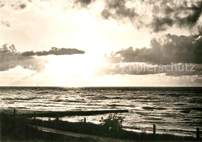 Graal-Mueritz Ostseebad Sonnenuntergang am Meer
