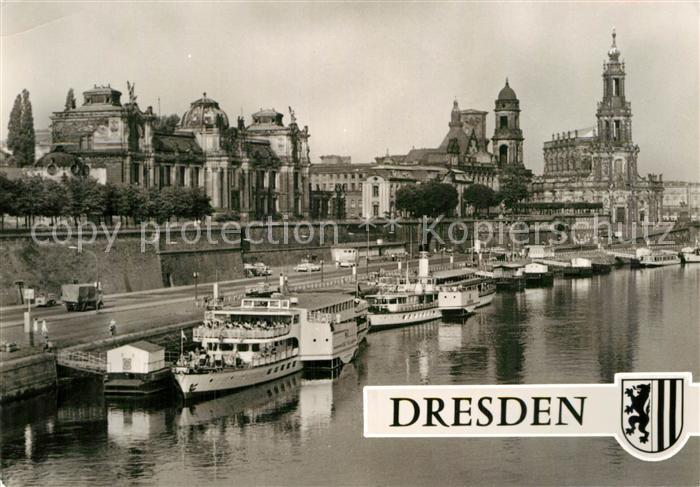 DRESDEN Elbe Terrassenufer Dampfer Anlegestellen