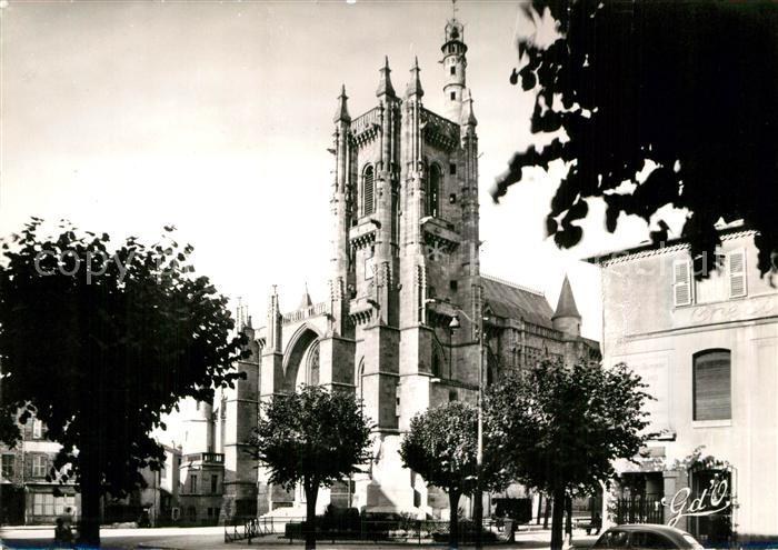 Ambert Eglise et Place Saint Jean