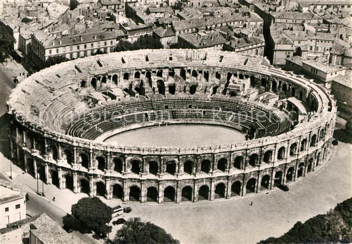 Nimes Vue aerienne sur les Arenes