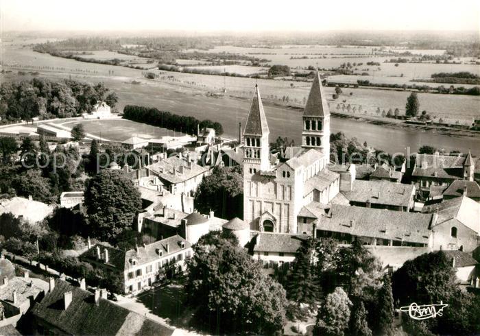Tournus Eglise Saint Philibet vue aerienne