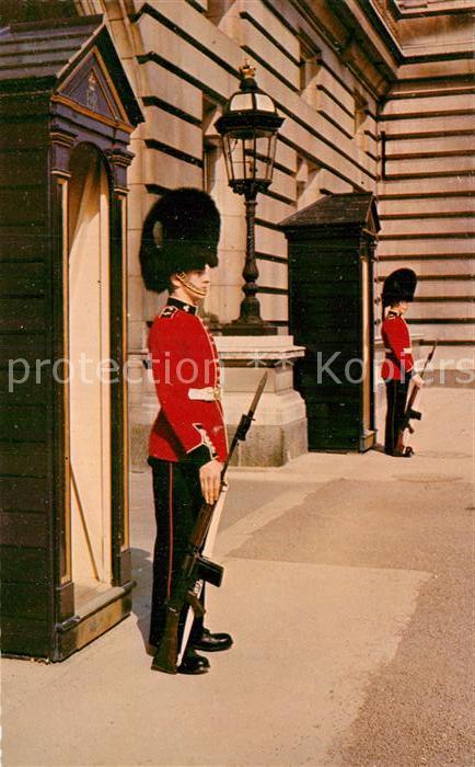 Leibgarde Wache Irish Guards Sentry Duty Buckingham Pal