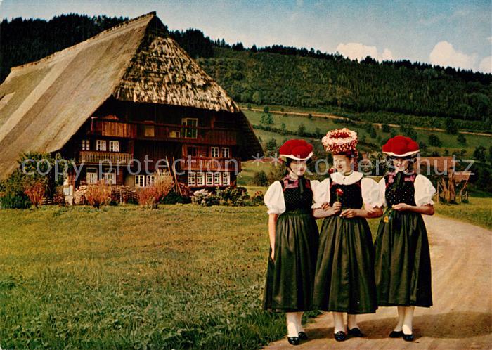 Trachten Schwarzwald Gutachtal Schwarzwaldhaus