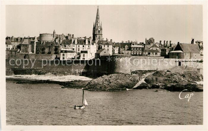 Saint-Malo 35 Les remparts de la ville vus du Grand Bey