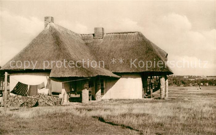 Vitte Hiddensee Haus Paula an der Strandpromenade Reetdachhaus