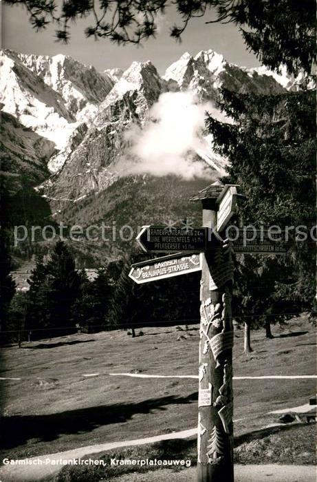 GARMISCH-PARTENKIRCHEN Bayern Kramerplateauweg Wegweiser Bergwandern Alpen