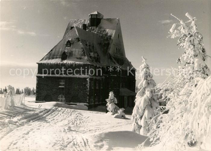 Oberwiesenthal Erzgebirge Hoehensanatorium Sachsenbaude im Winter