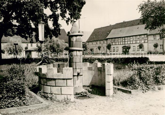 Uebigau-Wahrenbrueck Marktplatz Brunnen