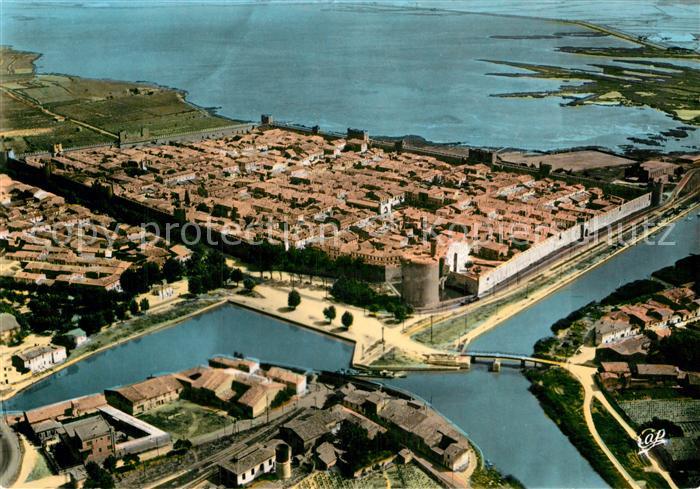 Aigues-Mortes Gard Fliegeraufnahme Altstadt