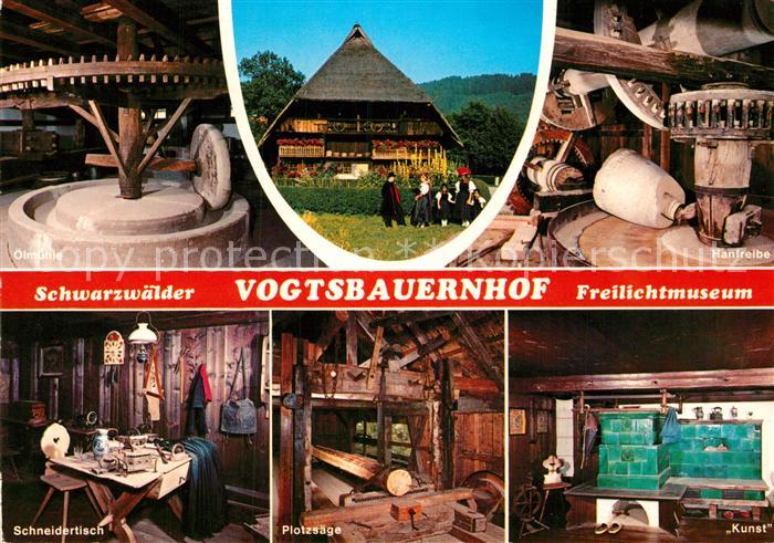 Gutach Breisgau Schwarzwaelder Freilichtmuseum Vogtsbauernhof Hanfreibe Schneide