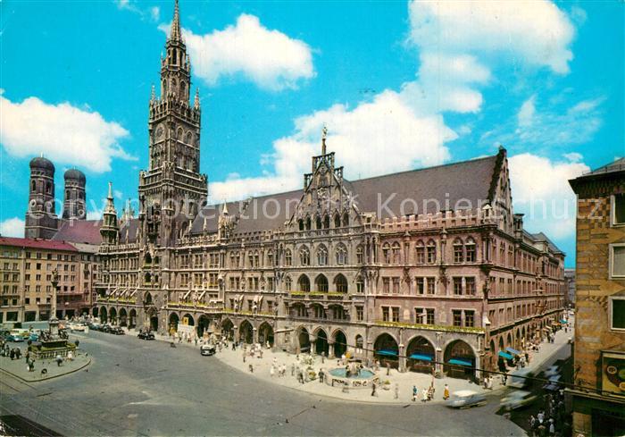 Muenchen Bayern Frauenkirche und Rathaus