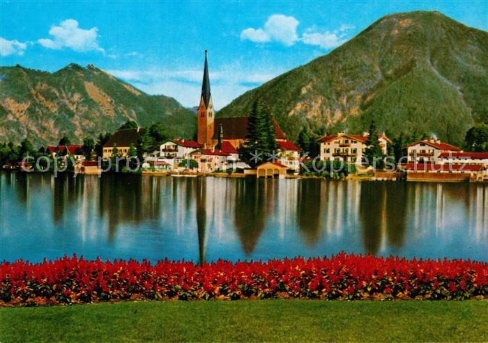 Rottach-Egern Blick ueber den Tegernsee zum Wallberg Mangfallgebirge