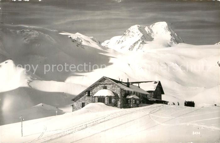 Innsbruck Berghaus in den Alpen Winterpanorama