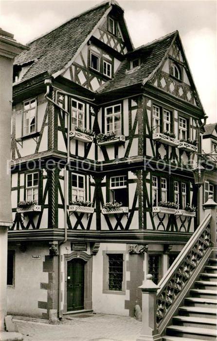 Wertheim Main Haus der vier Gekroenten Fachwerkhaus Altstadt