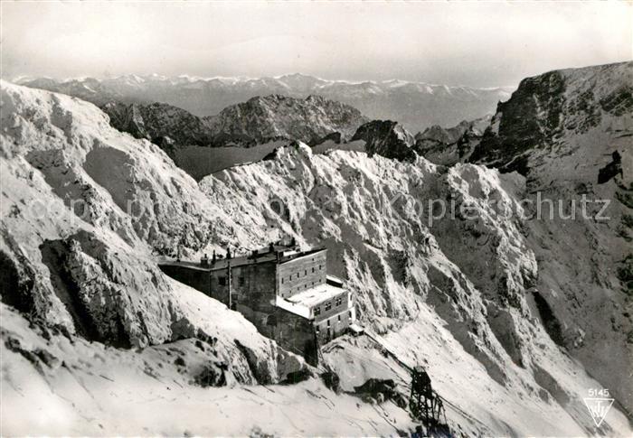 Ehrwald Tirol Tiroler Zugspitzbahn Bergstation mit Wettersteingrat Alpenpanorama