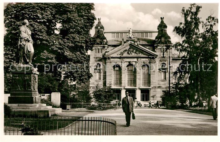Frankfurt Main Grosses Haus mit Goethe Denkmal Statue
