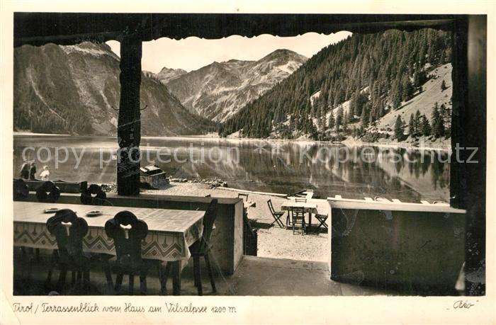 Tannheim Tirol Alpengaststaette am Vilsalpsee Terrasse Alpen