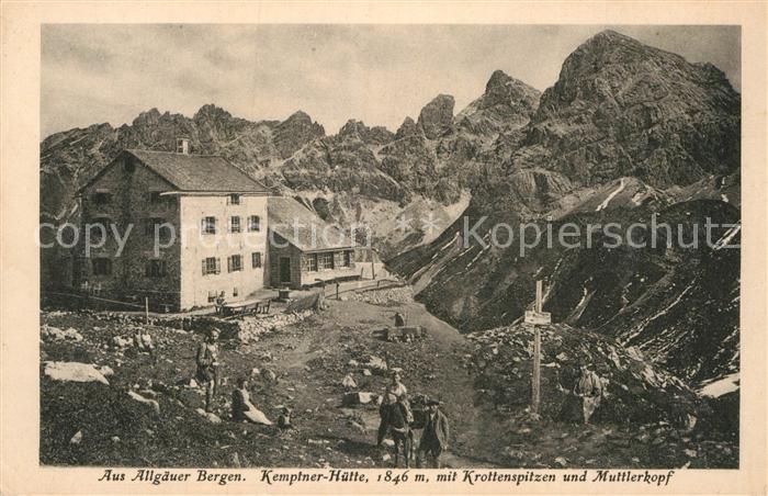 Kemptnerhuette Berghaus mit Krottenspitzen und Muttlerkopf Allgaeuer Berge