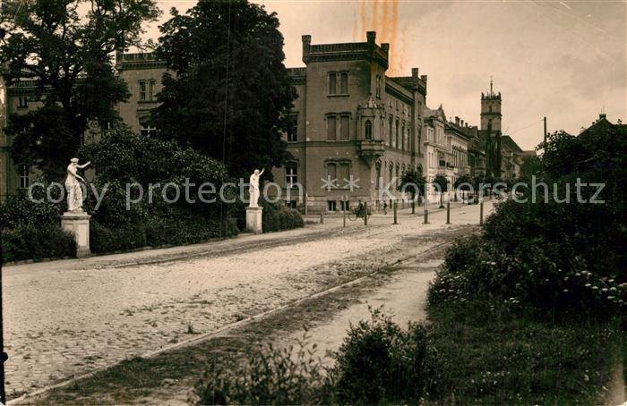 Neustrelitz Gutenbergstrasse Statuen