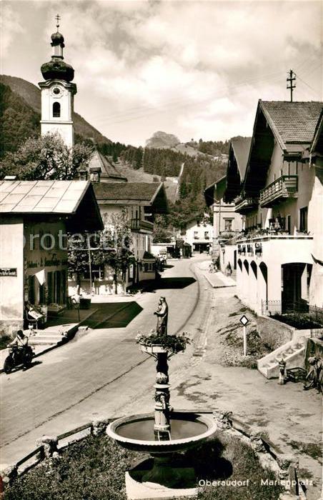 Oberaudorf Marienplatz Brunnen Kirche