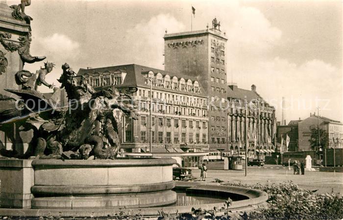 LEIPZIG Sachsen Karl Marx Platz mit Hochhaus Mendebrunnen Messestadt