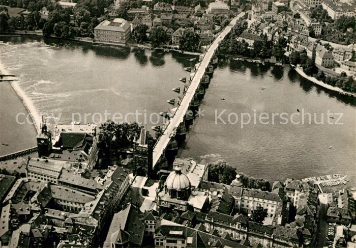 Praha Prahy Prague Karluv most Karlsbruecke Fliegeraufnahme