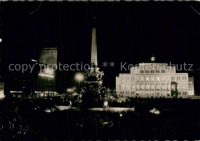 LEIPZIG Sachsen Opernhaus am Karl Marx Platz Nachtaufnahme