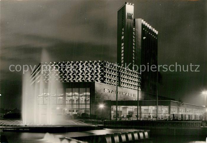 Karl-Marx-Stadt Stadthalle mit Interhotel Kongress Fontaene Nachtaufnahme