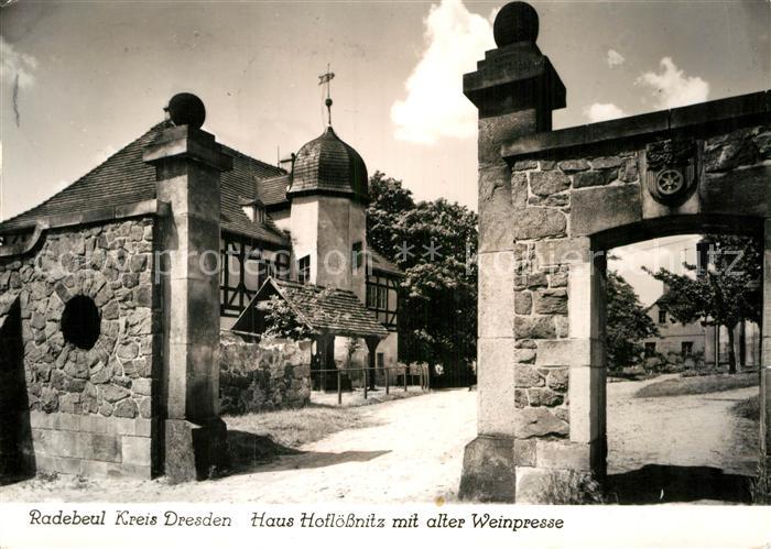 Radebeul Haus Hoefloessnitz mit alter Weinpresse