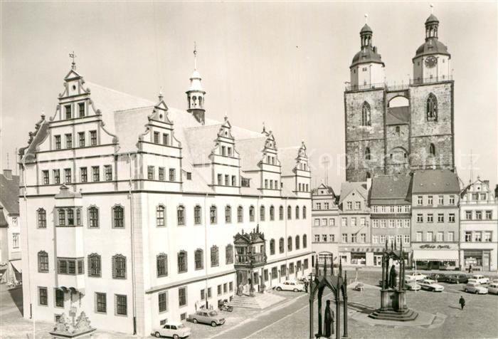 Wittenberg Lutherstadt Markt mit Rathaus und Stadtkirche