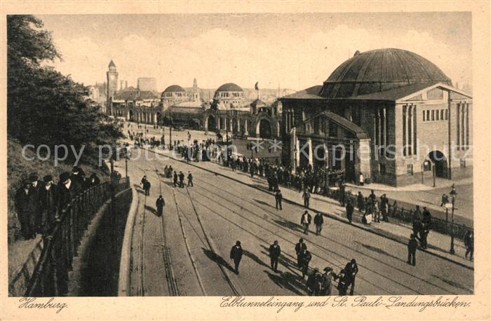 Hamburg Elbtunneleingang mit St Pauli Landungsbruecken