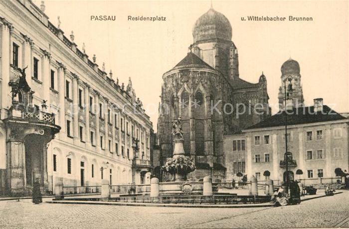 Passau Residenzplatz und Wittelsbacher Brunnen