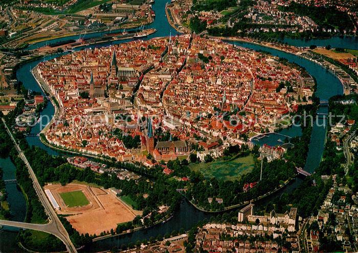 Luebeck Fliegeraufnahme Hansestadt