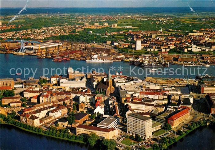 KIEL  CITY Fliegeraufnahme Innenstadt mit Werften und Ostufer