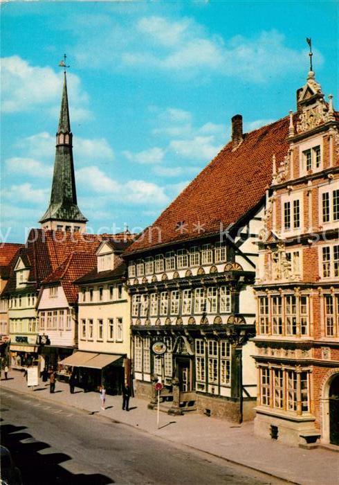 Hameln Weser Osterstrasse mit Stiftsherrenhaus und Museum