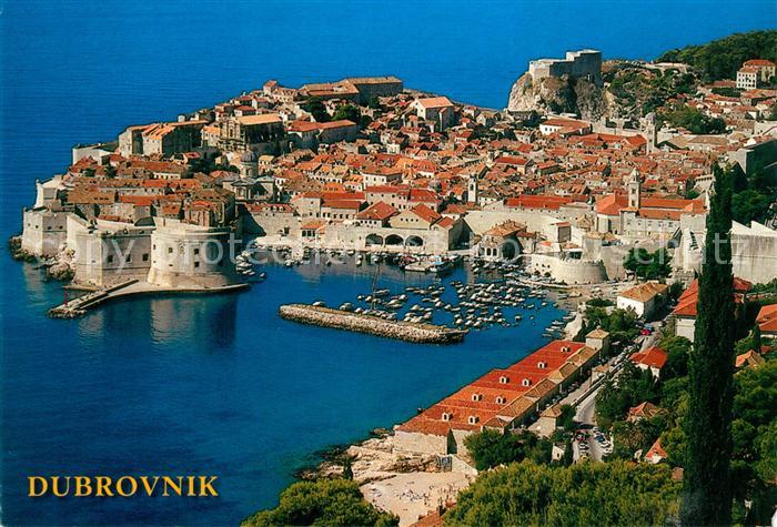 Dubrovnik Ragusa Blick auf Hafen und Altstadt Festung