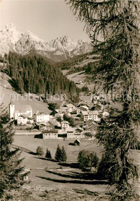 Filzmoos Panorama mit Bischofsmuetze Dachsteingebirge