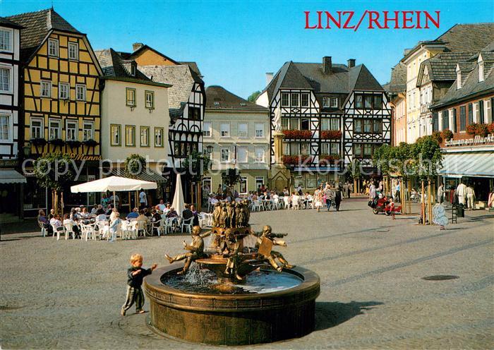 Linz Rhein Marktplatz Brunnen Strassencafe