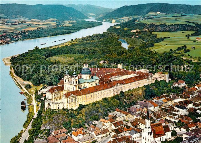 Melk Donau Benediktinerstift Fliegeraufnahme