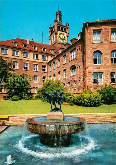 Pforzheim Dreitaelerbrunnen in der Blumenhofanlage