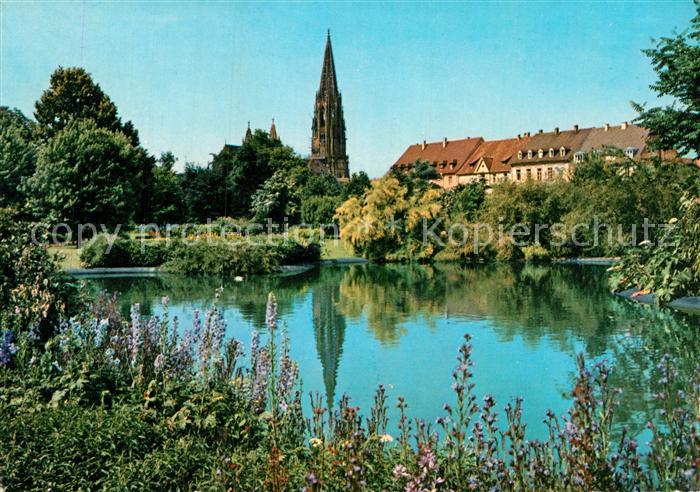 Freiburg Breisgau Stadtgarten mit Muenster