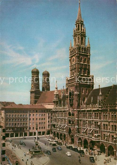 Muenchen Frauenkirche und Rathaus