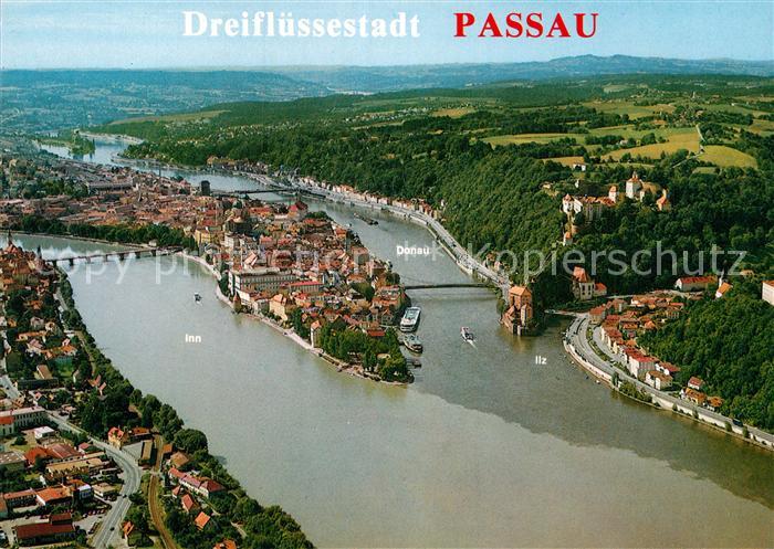 Passau Muendung des Inn und der Ilz in die Donau Fliegeraufnahme