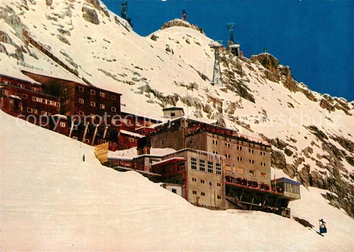 Zugspitzbahn Hotel Schneefernerhaus mit Zugspitzgipfel und Hangbahn zum Gletsche