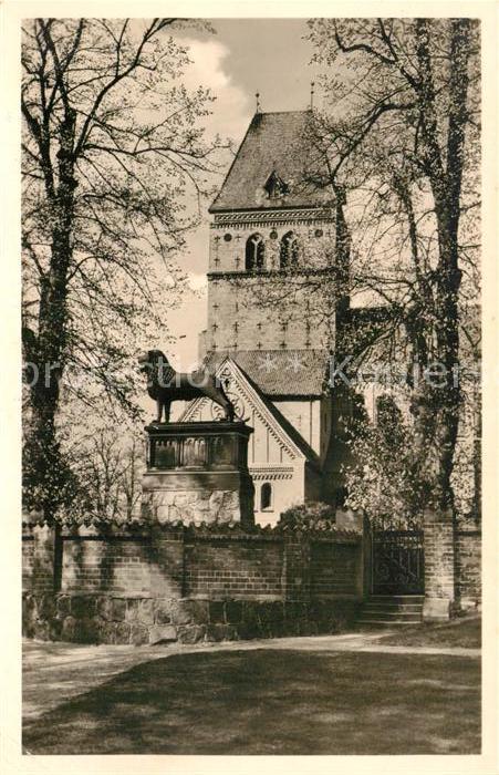 Ratzeburg Dom Suedansicht mit Loewen