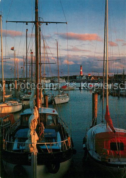 Hoernum Sylt Hafen in der Daemmerung mit Leuchtturm