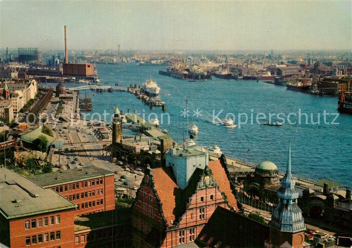 Hamburg St Pauli Landungsbruecken und Freihafen