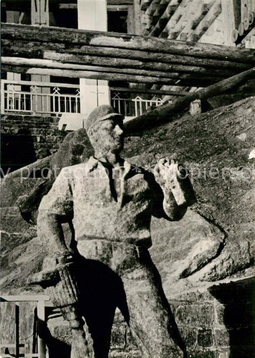 Wieliczka Wielicki Kleinpolen Wspolczesny gornik rzezba w komorze Michalowice