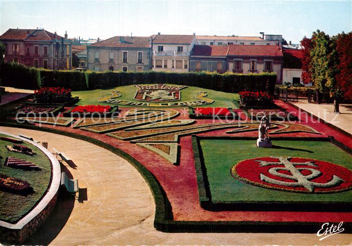 Arles Bouches-du-Rhone Jardin hiver