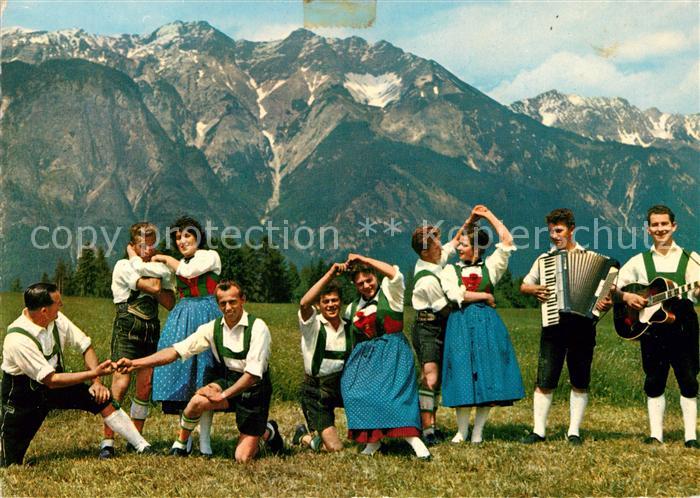 Trachten Tirol Brauchtumsgruppe Akkordeon Gitarre